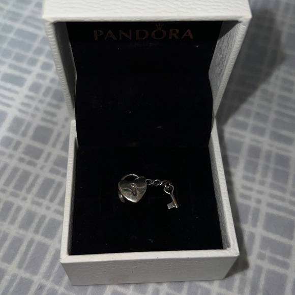 Pandora heart lock and key charm - Picture 1 of 2